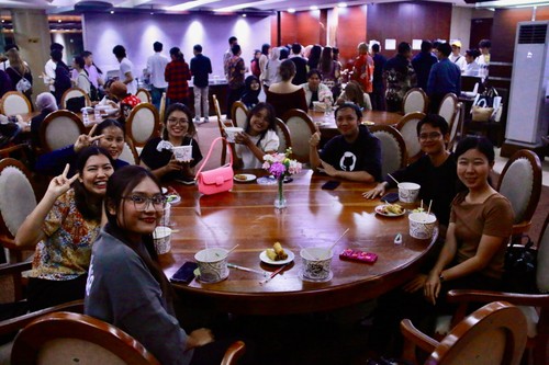 Trải nghiệm món ăn Việt Nam, ấn tượng khó quên với giáo viên và sinh viên tại Indonesia - ảnh 1