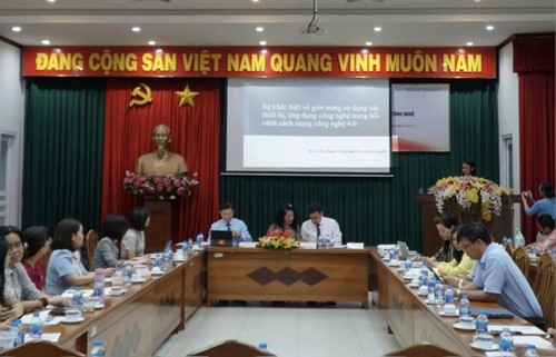 Tỷ lệ nữ giới học lên cao để thăng tiến trong sự nghiệp ngày tăng - ảnh 1