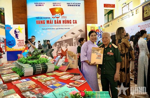 Khai mạc Triển lãm chuyên đề “50 năm vang mãi bản hùng ca” - ảnh 1