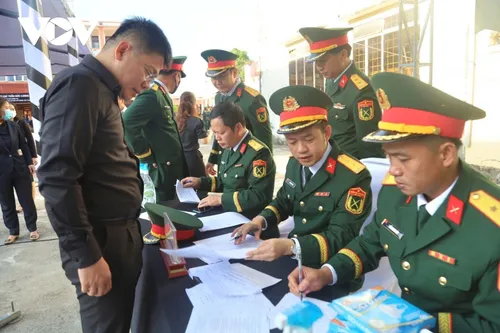 Lễ viếng nguyên Chủ tịch nước Trần Đức Lương tại quê nhà Quảng Ngãi - ảnh 4