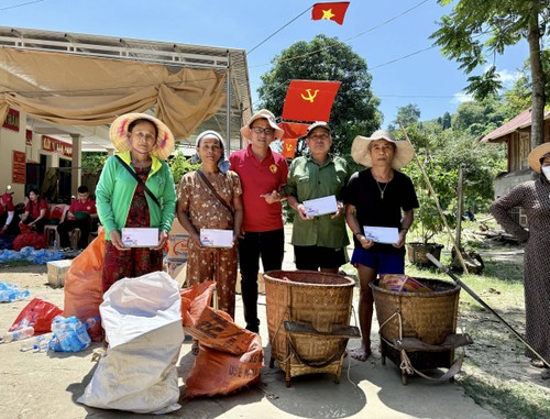 FAVIJA tổ chức tặng quà từ thiện tại các bản làng biên giới Tương Dương, Nghệ An    - ảnh 1