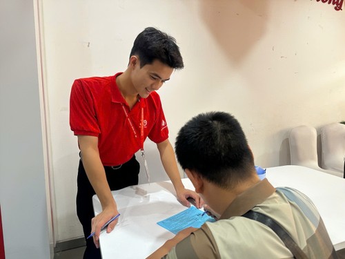 Ngày hội hiến máu “Giọt hồng tri ân 2025” thu hút hàng nghìn người tham gia - ảnh 5