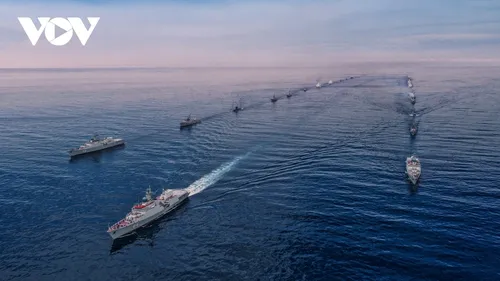 Hải quân Việt Nam phô diễn sức mạnh với Lễ diễu binh trên biển - ảnh 9