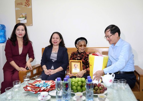 Phó CTN Võ Thị Ánh Xuân thăm, tặng quà gia đình chính sách tại Quảng Ninh - ảnh 1