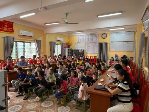 Tổ chức Giao lưu quốc tế Việt Nam – Nhật Bản tặng quà trẻ em khuyết tật tỉnh Thái Nguyên - ảnh 7