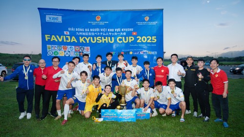 Giải bóng đá cộng đồng người Việt Nam tại Kyushu Nhật Bản quyên góp ủng hộ đồng bào gặp thiên tai, lũ lụt - ảnh 3