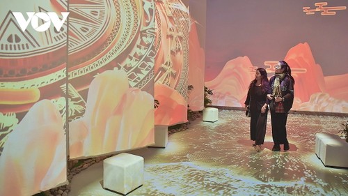 “Hà Nội rạng rỡ- Ánh sáng và di sản”–Nơi công nghệ số kể về lịch sử, ký ức và đời sống văn hóa Thủ đô - ảnh 2