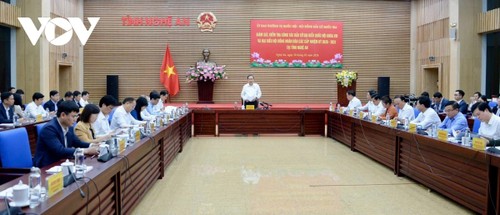 Chủ tịch Quốc hội Trần Thanh Mẫn kiểm tra công tác chuẩn bị bầu cử tại Nghệ An - ảnh 2