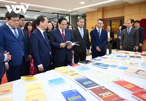 Quản trị hành chính công giữ vị trí quan trọng trong tiến trình phát triển đất nước - ảnh 1