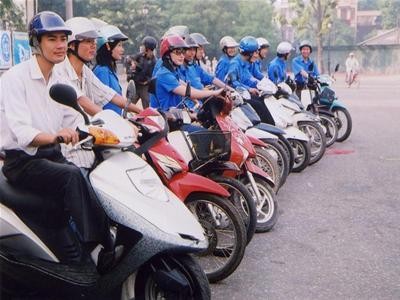 Nâng cao ý thức chấp hành Luật An toàn giao thông cho học sinh, sinh viên  - ảnh 1