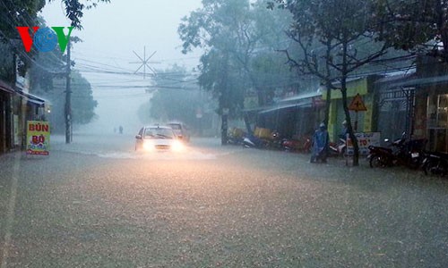 Lũ bao vây Hà Tĩnh, 3 người mất tích - ảnh 6