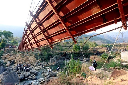 Phó Thủ tướng Nguyễn Xuân Phúc: Rà soát lại cầu yếu, kiểm tra tất cả cầu treo - ảnh 1