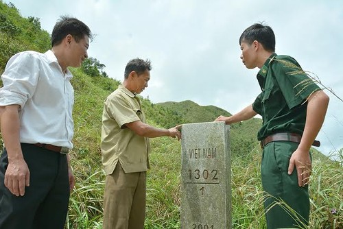 Ông Voòng Phúc Niệp, người 35 năm bảo vệ cột mốc biên cương - ảnh 1