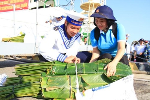 Hơn 400 tấn hàng phục vụ Tết Bính Thân cho huyện đảo Trường Sa - ảnh 3