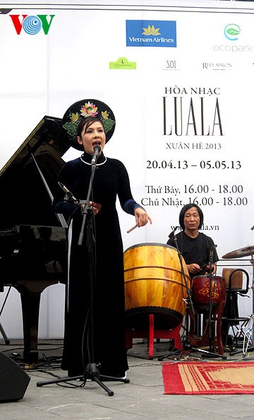 Luala concert- จุดนัดพบของดนตรีแนวสมัยใหม่กับดนตรีพื้นเมือง - ảnh 4