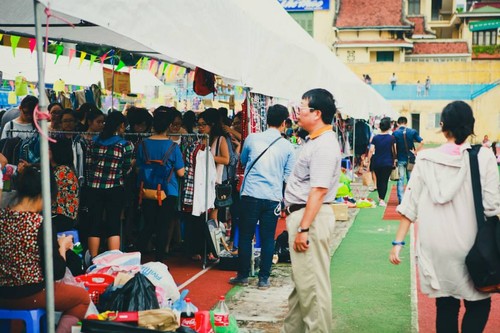  ตลาดฟลีมาร์เก็ต-แหล่งช้อปปิ้งของวัยรุ่นฮานอย - ảnh 3