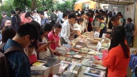  หนังสือเก่าหาใช่ไร้ความรู้  - ảnh 1