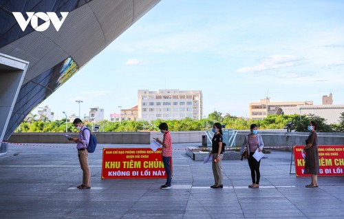 Initial COVID-19 vaccination drive begins in Da Nang - ảnh 2