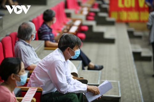 Initial COVID-19 vaccination drive begins in Da Nang - ảnh 7