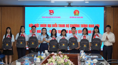 Vietnam-China children's exchange underway in Guang Xi - ảnh 1