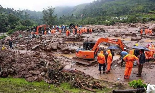 Landslides in India claim 100 lives - ảnh 1