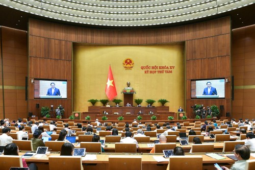 NA approves resolution on state budget estimate for 2025 - ảnh 1