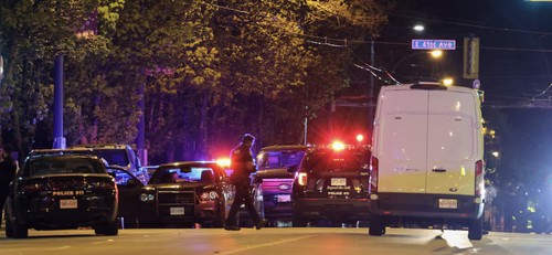 Multiple dead, injured in Vancouver after vehicle plows into street festival - ảnh 1