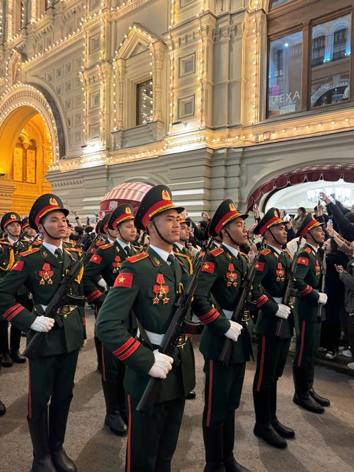 Vietnamese soldiers participate in rehearsal at Red Square - ảnh 1