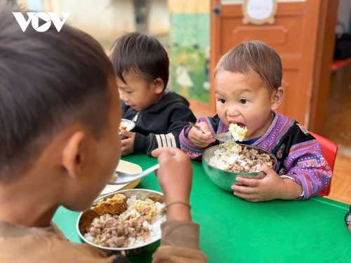 Border guards’ happiness is being foster parents  - ảnh 3