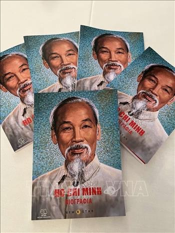 Biography of President Ho Chi Minh introduced in Greek language - ảnh 1