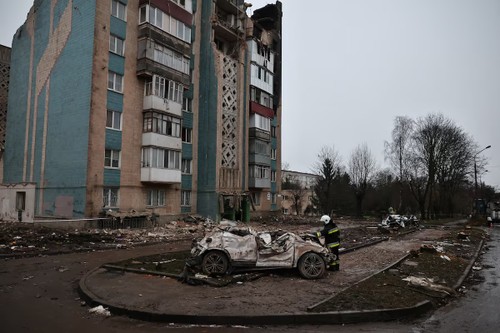 US, Ukraine and European officials hold talks in Geneva on Trump's plan to end conflict - ảnh 1