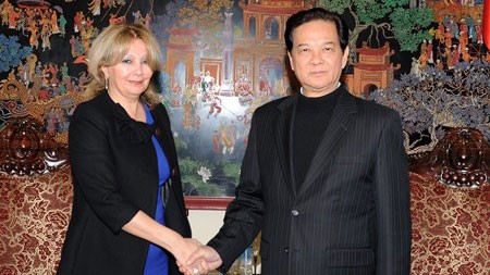 นายกรัฐมนตรีเวียดนามท่านเหงียนเติ้นหยุงให้การต้อนรับเอกอัครราชทูต อาร์เมเนีย - ảnh 1