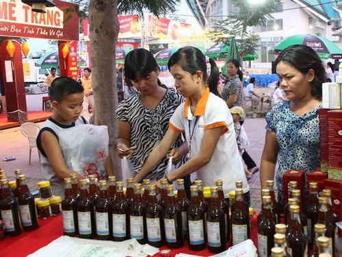 โครงการ “ชาวเวียดนามให้ความสนใจใช้สินค้าเวียดนาม”มีพลังจูงใจอย่างกว้างขวาง - ảnh 1