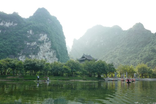 Trang An at sunset: Breathtaking harmony of nature and heritage - ảnh 9