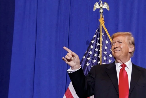 Trump's approval rating falls to lowest level since start of term - ảnh 1