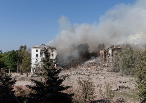 US pushes for Ukraine peace deal by August 8 - ảnh 1