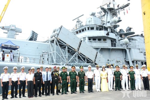 Indian navy ship visits Da Nang city - ảnh 1