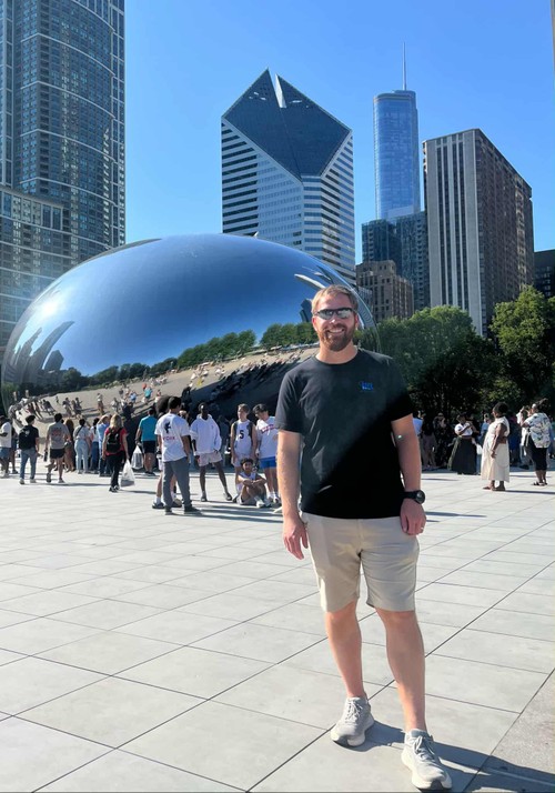 Black Friday rings in the season of spending - ảnh 1