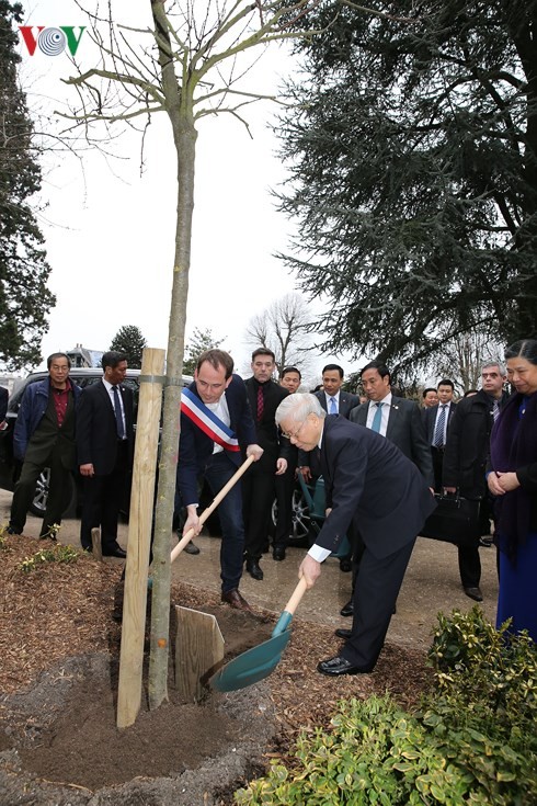 Tổng Bí thư Nguyễn Phú Trọng thăm thành phố Montreuil, Pháp - ảnh 2