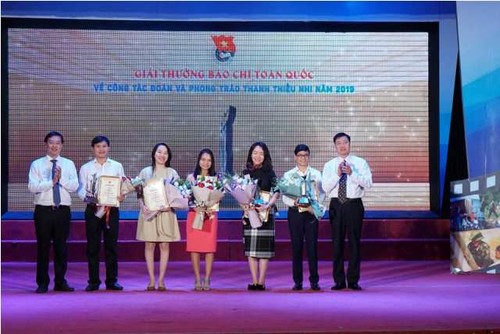 Trao Giải thưởng báo chí toàn quốc về công tác Đoàn và phong trào thanh thiếu nhi 2019 - ảnh 1