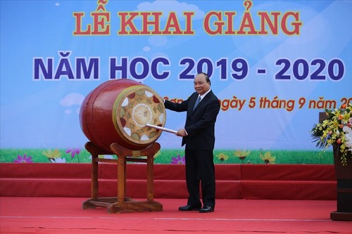 Lãnh đạo Đảng, Nhà nước dự khai giảng năm học mới tại các địa phương - ảnh 1