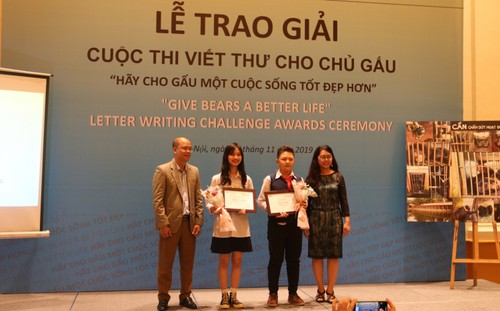 Trao giải Cuộc thi viết thư Hãy cho Gấu cuộc sống tốt đẹp hơn  - ảnh 1