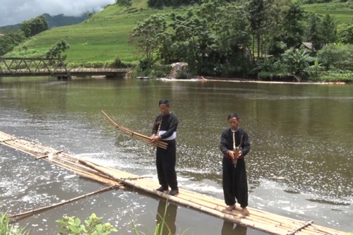 Hấp dẫn khèn của đồng bào dân tộc Mông Bắc Hà, Lào Cai - ảnh 1