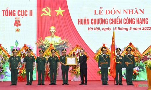 Chủ tịch nước trao Huân chương Chiến công hạng Nhất tặng Tổng cục II - ảnh 1