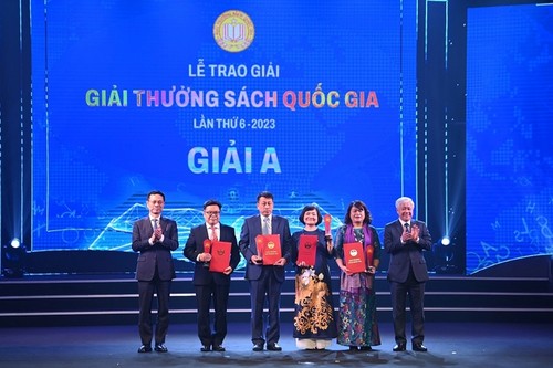 Lễ trao Giải thưởng Sách quốc gia lần thứ 6 - ảnh 1