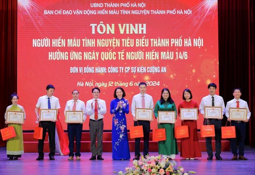 Ngày Quốc tế người hiến máu 14/6: Hà Nội tôn vinh 113 gia đình và cá nhân tiêu biểu - ảnh 1