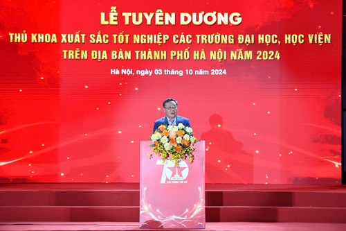 Tuyên dương 100 Thủ khoa xuất sắc tốt nghiệp các trường Đại học, Học viện năm 2024          - ảnh 1