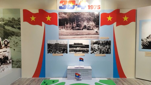 Khai mạc trưng bày chuyên đề “Non sông liền một dải” - ảnh 3