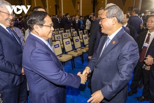 Thủ tướng Phạm Minh Chính dự Phiên khai mạc toàn thể Hội nghị thường niên lần thứ 16 các Nhà tiên phong của WEF - ảnh 1