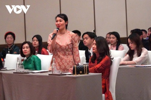 Thủ tướng gặp gỡ cộng đồng người Việt Nam tại Trung Quốc - ảnh 2